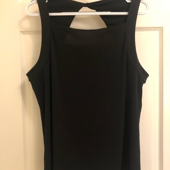 Black sleeveless top - Picture 3 of 3